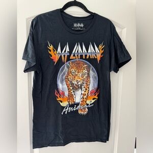 Def Leppard Band T-shirt
